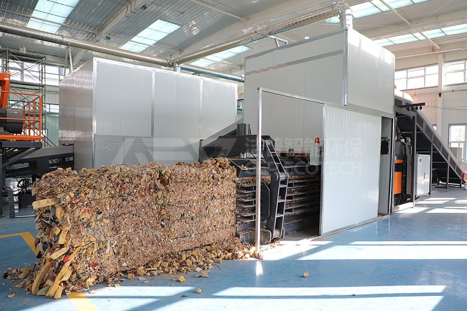 Pressa idraulica per linea di riciclo dei rifiuti industriali nello Henan, Cina