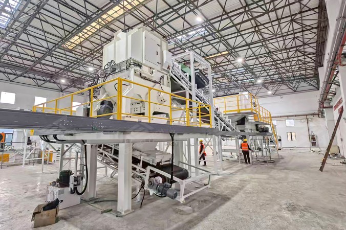 Progetto relativo a un trituratore monoalbero per la trasformazione dei rifiuti combustibili da cantiere in combustibile alternativo a Shanghai